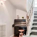 Big House - Parking Privee - Piscine - Wifi - Equipee