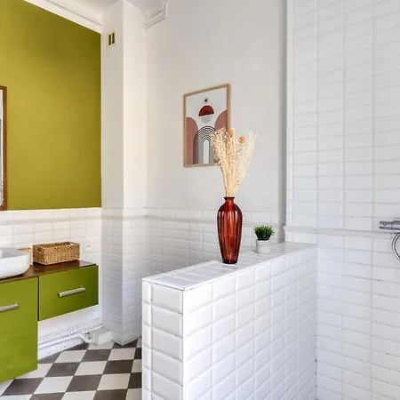 Big House - Parking Privee - Piscine - Wifi - Equipee