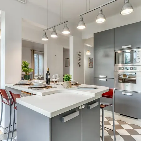 Βίλα Big House - Parking Privee - Piscine - Wifi - Equipee *