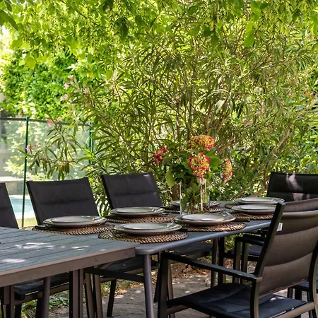 Βίλα Big House - Parking Privee - Piscine - Wifi - Equipee