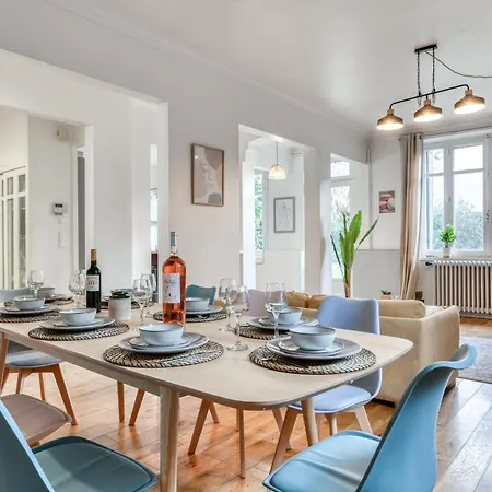 Βίλα Big House - Parking Privee - Piscine - Wifi - Equipee