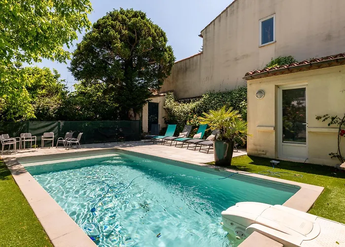 Villa Big House - Parking Privee - Piscine - Wifi - Equipee