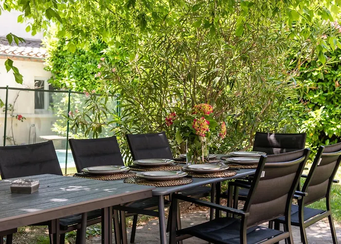 Villa Big House - Parking Privee - Piscine - Wifi - Equipee